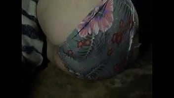 Hoe with nice cheeks