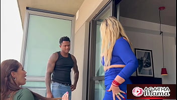 Agatha mama milfs taradas fodendo com técnico bbc da manutenção grátis