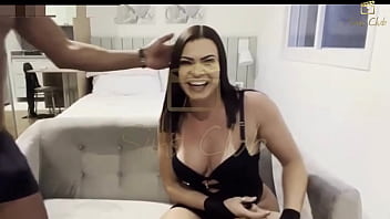 Putinha gostosa deixa o marido em casa pra fazer pornô com super dotado