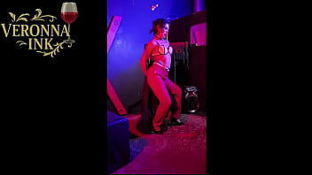 Do terno ao prazer — strip completo de veronna 1