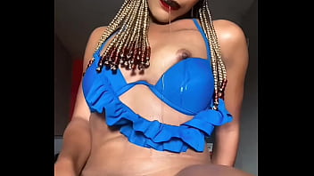 Milf solo dildo pussy play