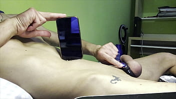 Ete toy es la leche y calienta y vibra