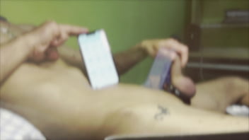 Ete toy es la leche y calienta y vibra