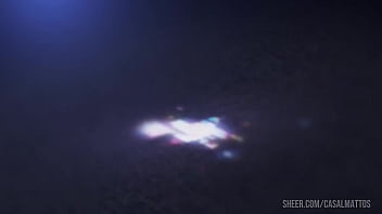 Tirando a virgindade da amiga da minha mulher