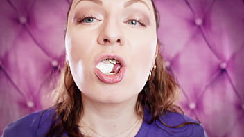 Vore fetish giantess vibes mukbang video sfw in nitrile gloves arya grander