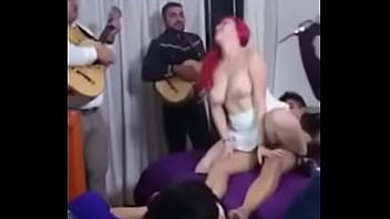 Viendo a pelirroja mexicana