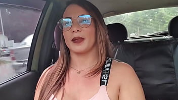 Realizei o fetiche de um fã que ama meus pés no carro