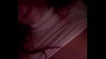 Pagando a corrida antes de entrar no mercado o safado do motorista ainda gozou dentro