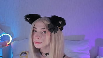 Tranny Stroking Her Dick thumbnail