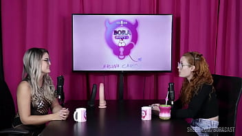 Ruiva gostosa tem a buceta chupada ficando molhando depois de dizer que quer voltar a focar mais nos conteúdos pornô dracarys