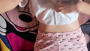 ¡estoy tan caliente por esta mesa ¡orgasmo intenso porno gratis de frotamiento de coño