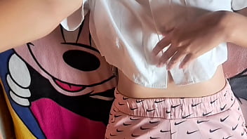 ¡estoy tan caliente por esta mesa ¡orgasmo intenso porno gratis de frotamiento de coño