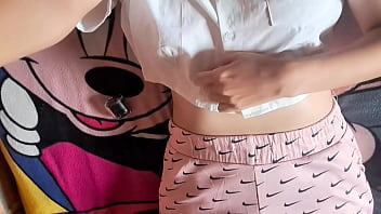 ¡estoy tan caliente por esta mesa ¡orgasmo intenso porno gratis de frotamiento de coño