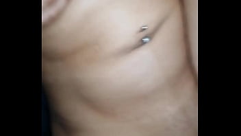 Lo zorra de la vecina esta muy mojada y no trae ropa interior