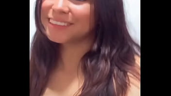 Enormes tetas y carita de zorra