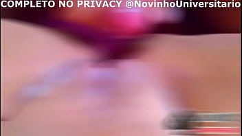 Novinho fudendo a bumbumgigante