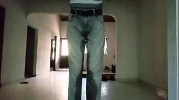 Una deliciosa meada con mi pañal y pantalón puesto y de paso deliciosa pajita y doble orgssmo