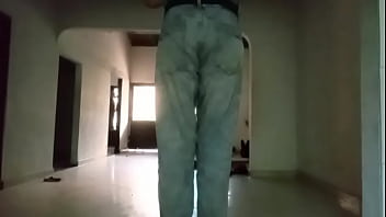 Una deliciosa meada con mi pañal y pantalón puesto y de paso deliciosa pajita y doble orgssmo