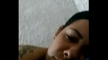 Ella dándose placer