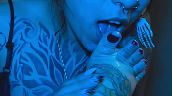 My toes are ready for some sucking action