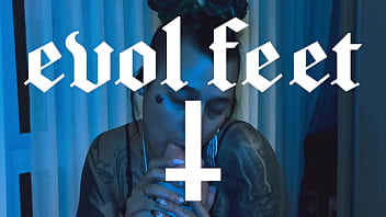 My toes are ready for some sucking action