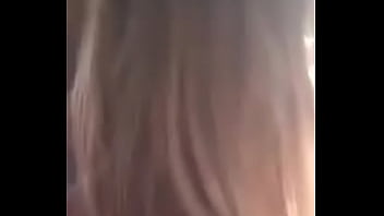 Fudendo a namorada no carro