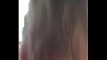 Fudendo a namorada no carro