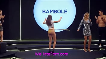 Cute bikini babe shows off her hulahoop skills as the camera zooms into her ass