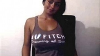 Amateur woman with nice tits on the webcam