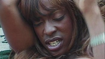 Metro ass from the past scene 2