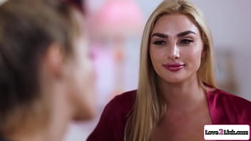 Big tits babe shows her petite roommate how to be romantic and kisses busty blonde fingers the small tits girls pussy and gets her cunt licked