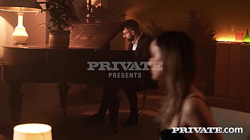 Don’t shoot the pianist fuck him instead