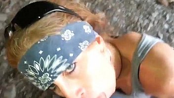 Red sucking the prez in the boonies