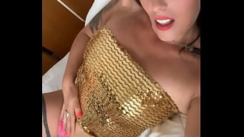 Sofía alba se toca lento y gime tu nombre