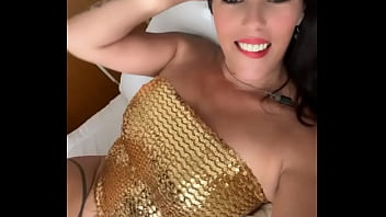 Sofía alba se toca lento y gime tu nombre