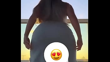 Gostosa dançando sensual