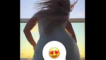 Gostosa dançando sensual