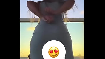 Gostosa dançando sensual