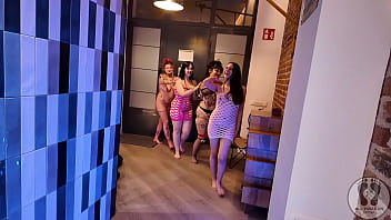 4k girls dancing twerk in fishnet ass spreading masturbating
