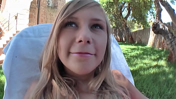 Lena 18 jahre wird vom fremden sex tourist auf malle gebumst