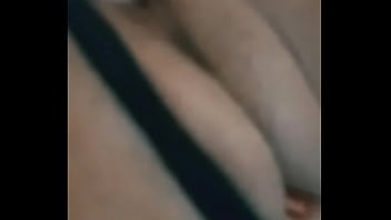 Mi amigo me mete un dildo en cuatro