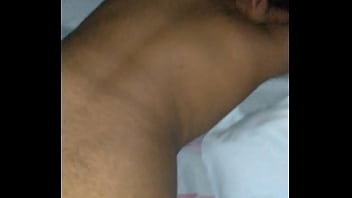 Dando De Quatro Sendo Passivo thumbnail