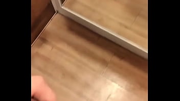 Ontem foi dia de arrumar o guarda roupa e dar aquela punhetadinha no provador é de lei confere lá no privacy tem 1