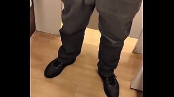 Ontem foi dia de arrumar o guarda roupa e dar aquela punhetadinha no provador é de lei confere lá no privacy tem 1