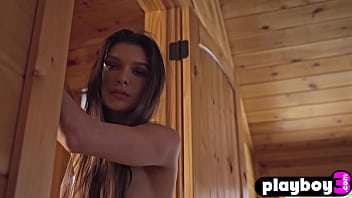 Sexy babe shows amazing body after hot striptease session