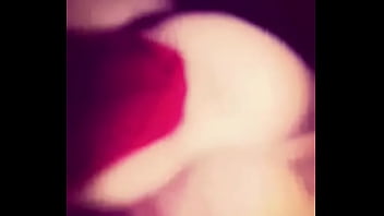 رنيم المتناكه بتحلب حلمة بزازها