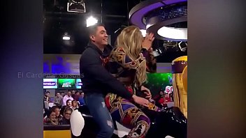 Arrimones a la nalgona