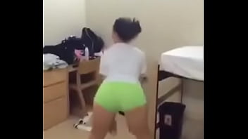 Big booty teen shaking ass
