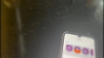 Controlei o brinquedo da bbw no bar firegreen2