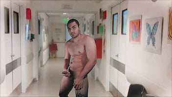 Uno dos y tres caballero sexy número uno masturbandose en el hospital